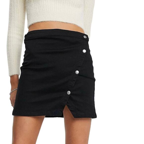 We The Free NWT Free People True Black Notched Stretch Denim Mini Skirt Size 4 - Picture 2 of 8